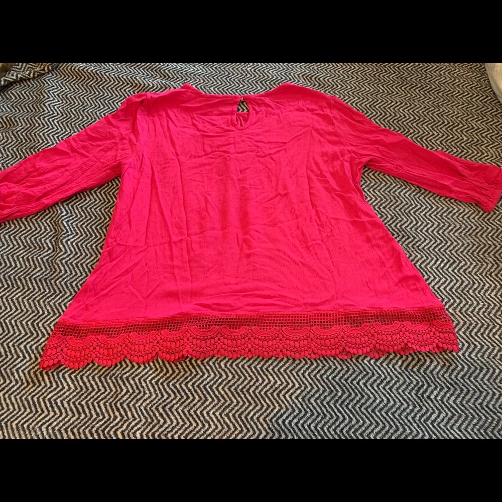 Cato’s Large top - Picture 2 of 3